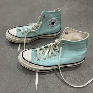 LIKE NEW Converse Chuck Taylor All Star